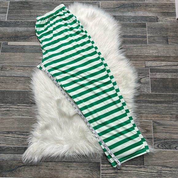 Men’s Elf Christmas Pajama Set - Picture 10 of 11